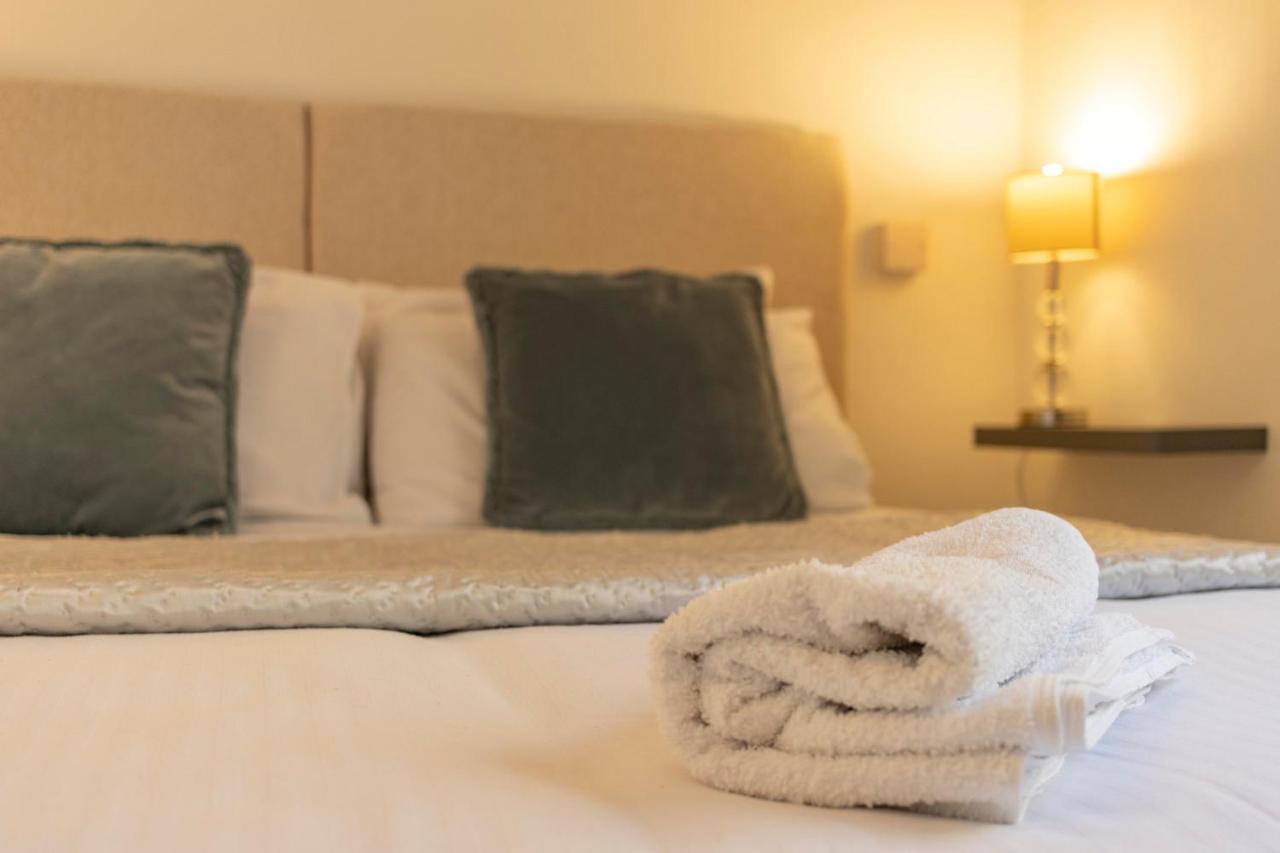 **Sunny And Bright, Thatchers Rock One Bed Beach Front Apartment*** 토키 외부 사진