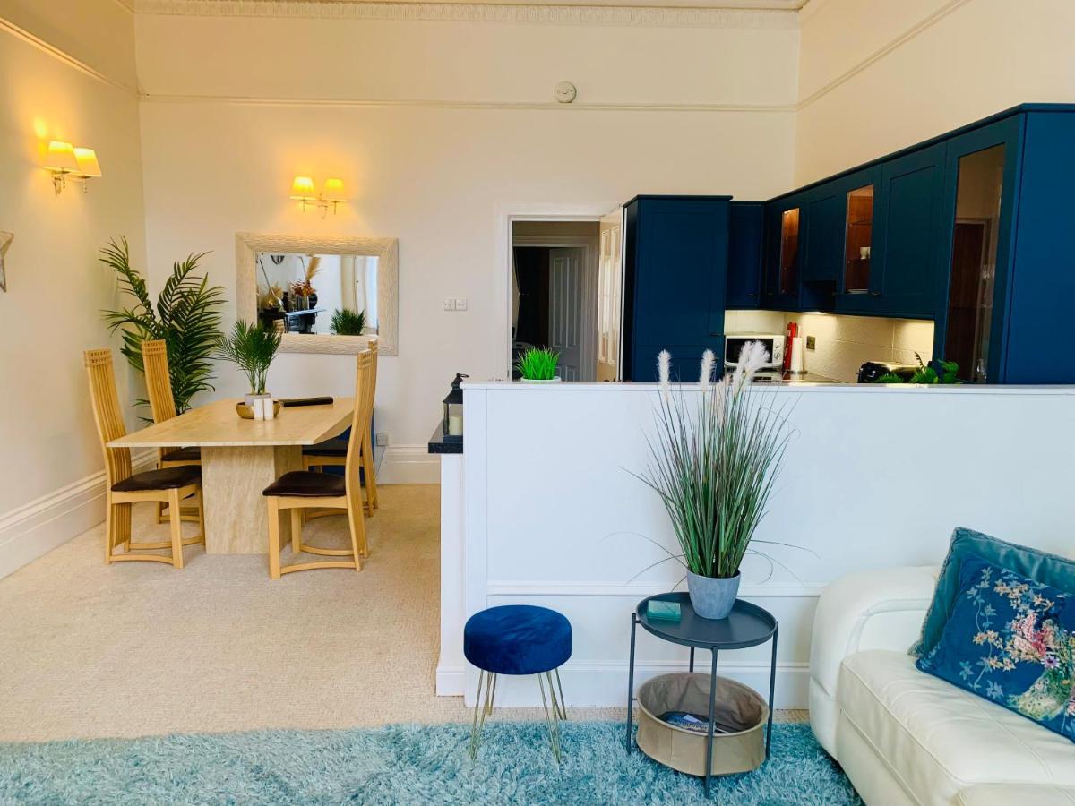 **Sunny And Bright, Thatchers Rock One Bed Beach Front Apartment*** 토키 외부 사진