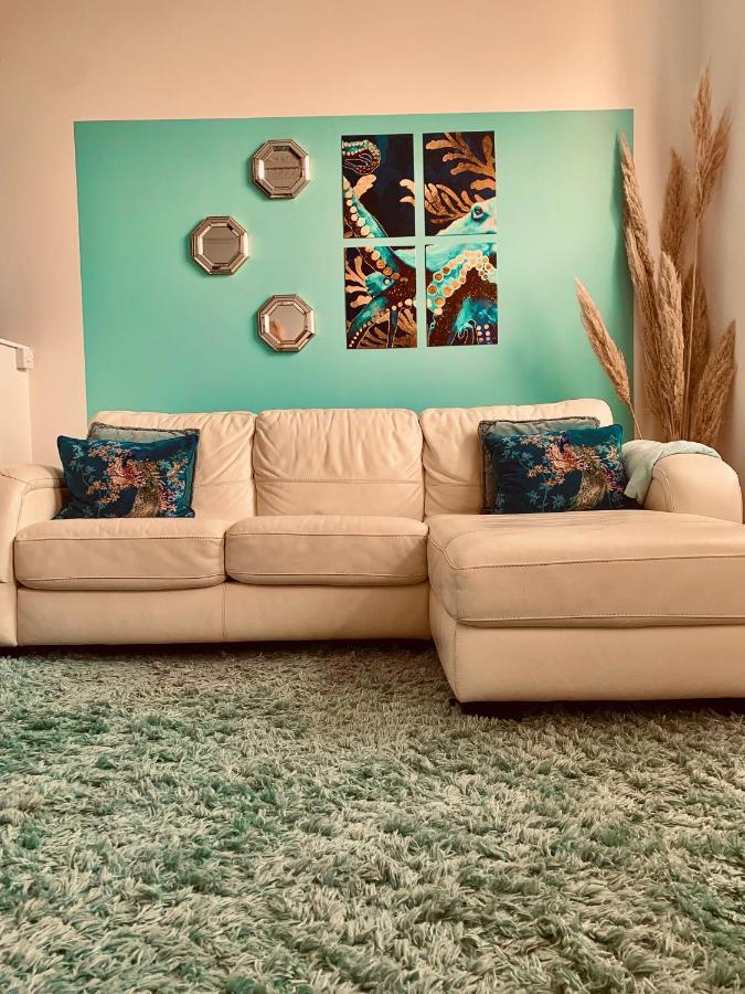 **Sunny And Bright, Thatchers Rock One Bed Beach Front Apartment*** 토키 외부 사진
