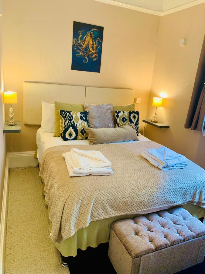**Sunny And Bright, Thatchers Rock One Bed Beach Front Apartment*** 토키 외부 사진