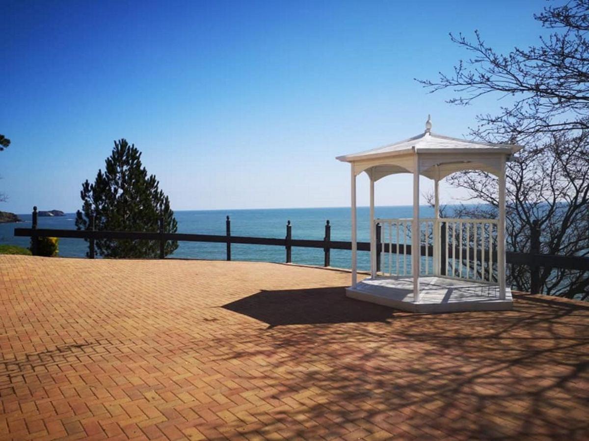 **Sunny And Bright, Thatchers Rock One Bed Beach Front Apartment*** 토키 외부 사진