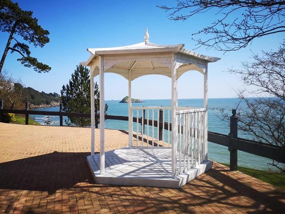 **Sunny And Bright, Thatchers Rock One Bed Beach Front Apartment*** 토키 외부 사진