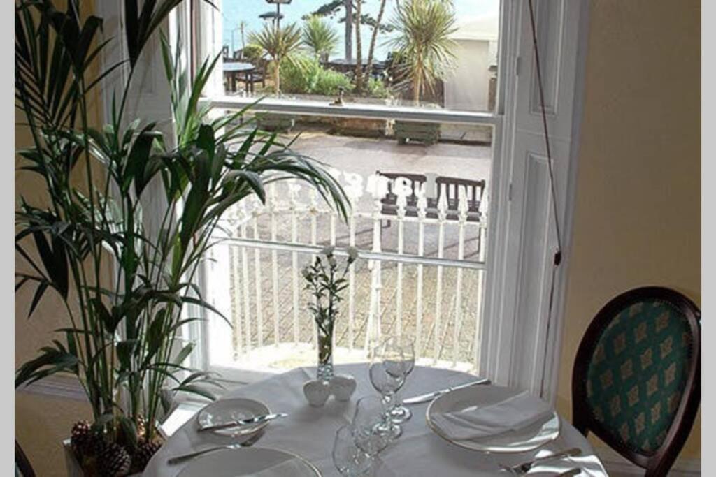 **Sunny And Bright, Thatchers Rock One Bed Beach Front Apartment*** 토키 외부 사진