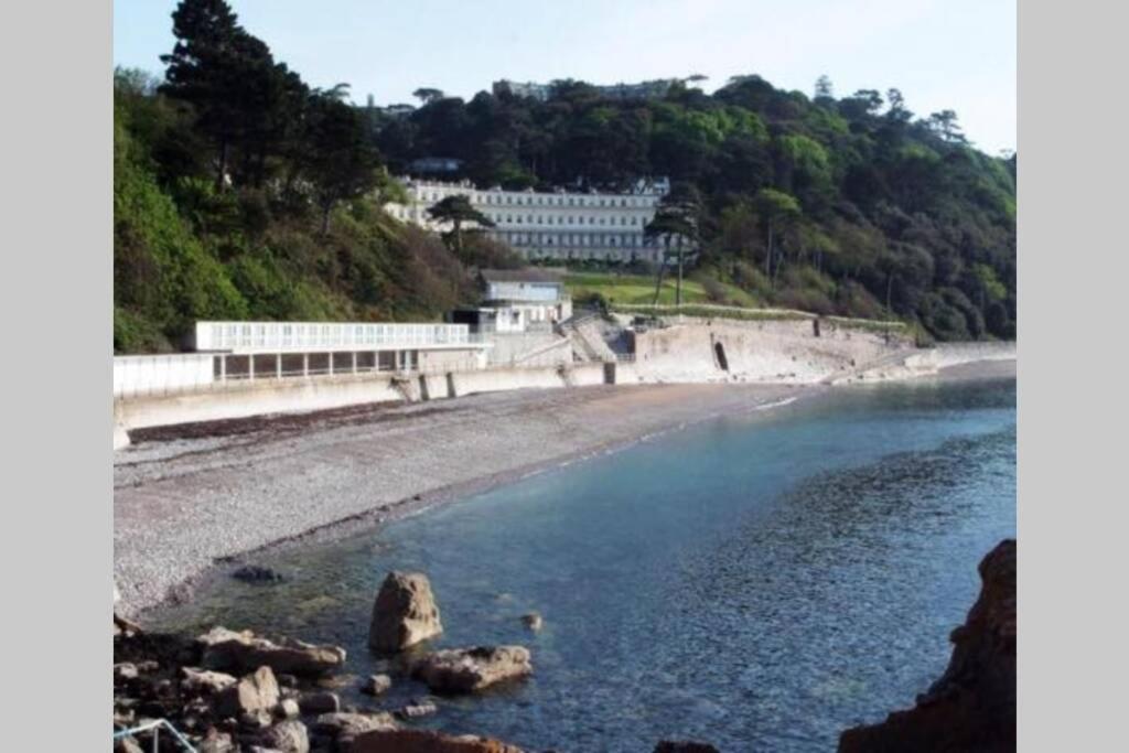 **Sunny And Bright, Thatchers Rock One Bed Beach Front Apartment*** 토키 외부 사진